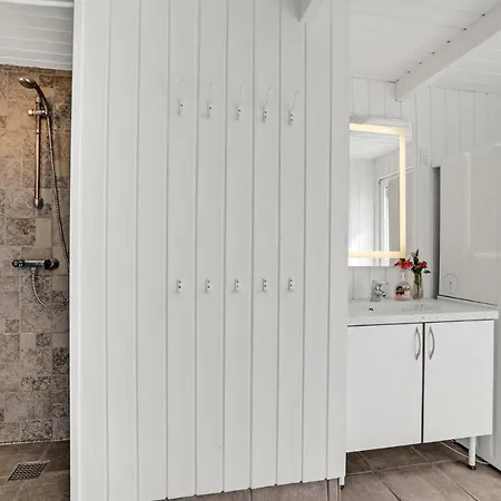 別荘 Amazing Home In Blokhus With Sauna ブロックフス